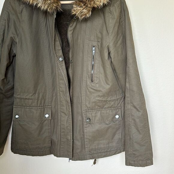 Love Tree‎ Olive Green barn coat jacket faux fur hood drawstring - Picture 2 of 8